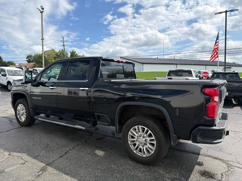 Used 2023 Chevrolet Silverado 3500 High Country w/ Technology Package AWD/4WD image 6