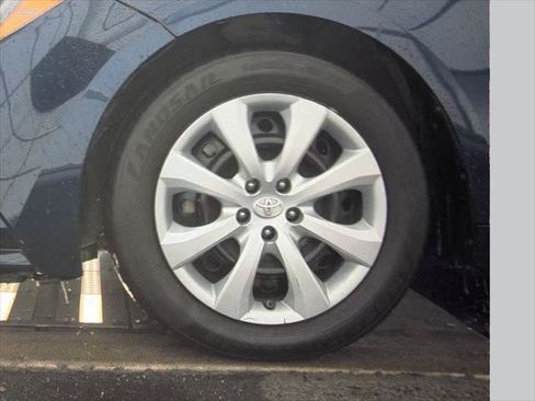 Used 2022 Toyota Corolla LE FWD image 29