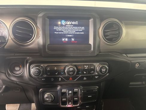 Used 2020 Jeep Gladiator Sport w/ Quick Order Package 24S image 15