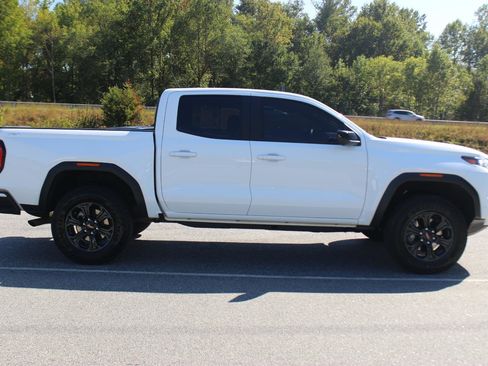 Used 2025 GMC Canyon Elevation w/ Convenience Package image 8