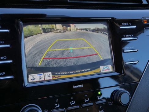 Certified 2020 Toyota Camry LE image 30