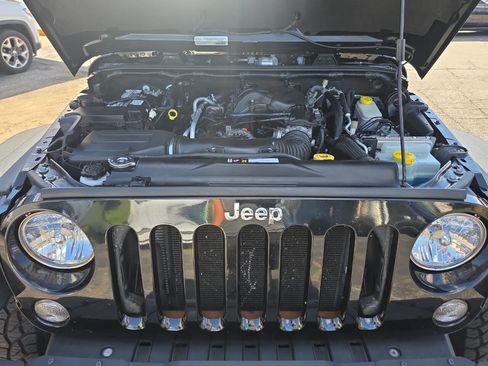 Used 2016 Jeep Wrangler Unlimited Rubicon image 29