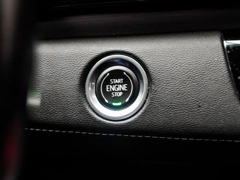 Used 2023 Cadillac Escalade Premium Luxury image 20