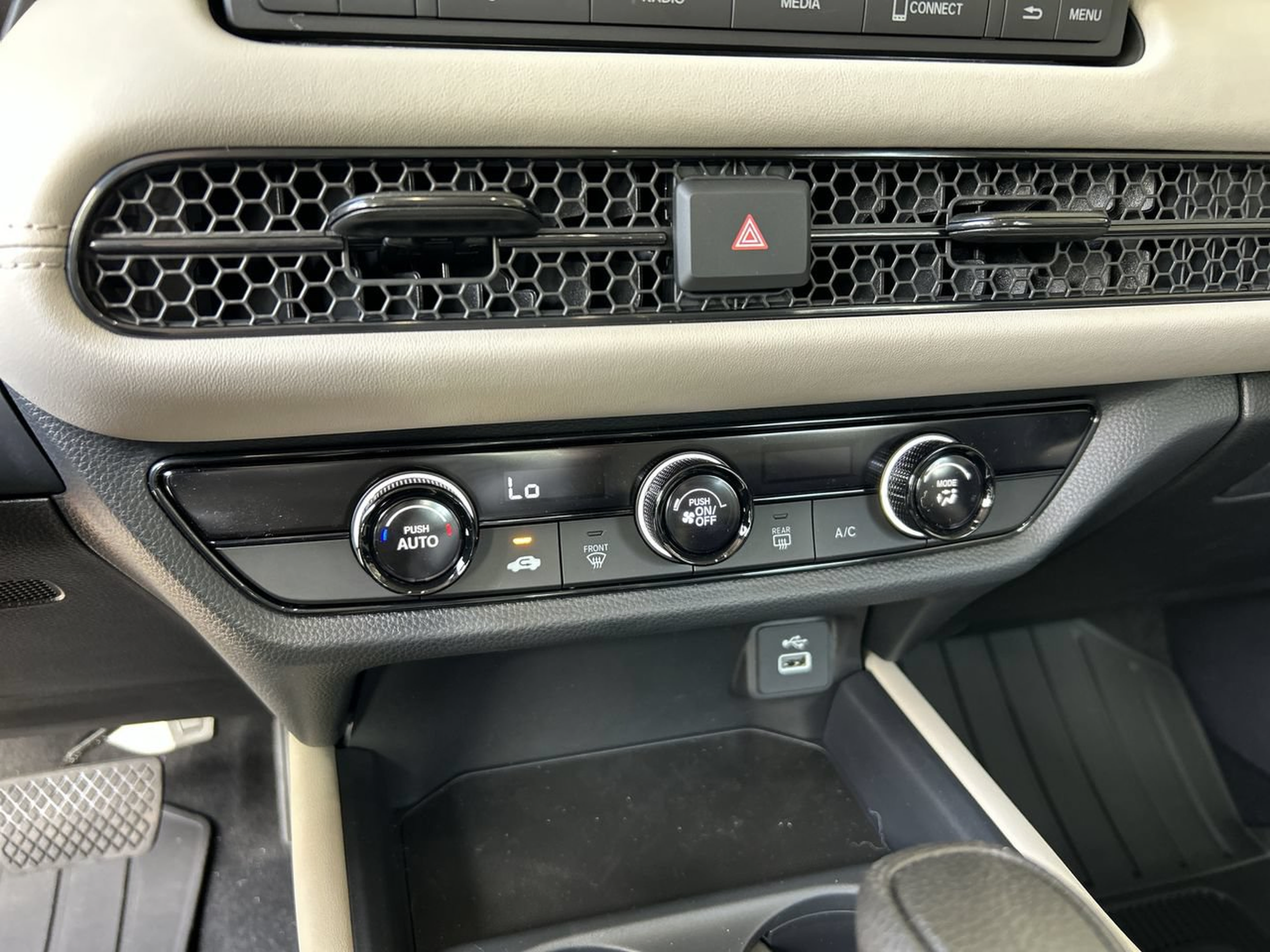Certified 2025 Honda HR-V LX image 25