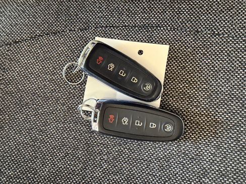Used 2014 Ford Focus Titanium FWD image 17