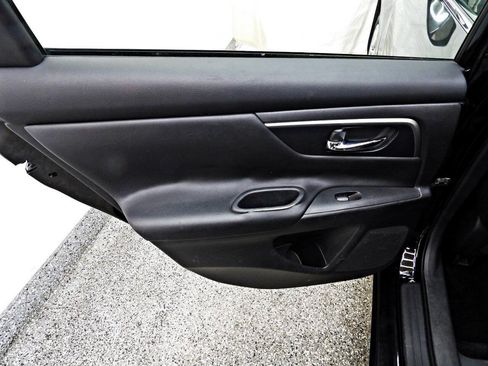 Used 2015 Nissan Altima 2.5 S w/ Power Driver Seat Package FWD image 9