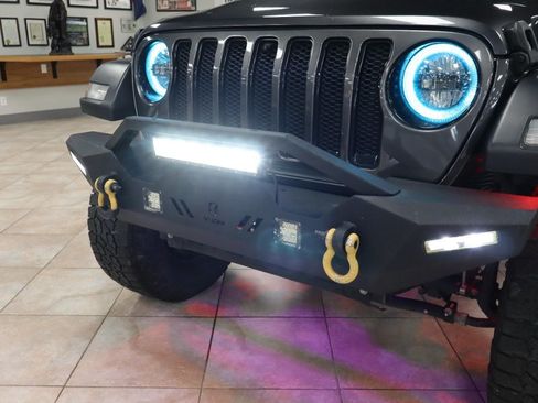 Used 2021 Jeep Wrangler Unlimited Sport AWD/4WD image 3