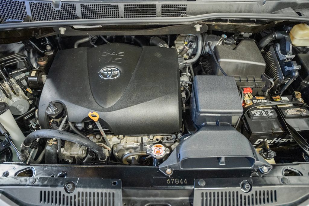 Used 2017 Toyota Sienna XLE w/ XLE Navigation Package FWD image 17