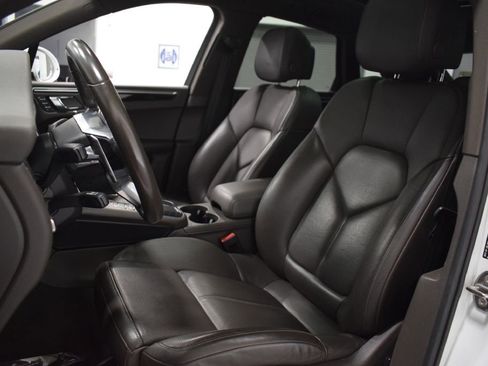 Used 2018 Porsche Macan S image 10