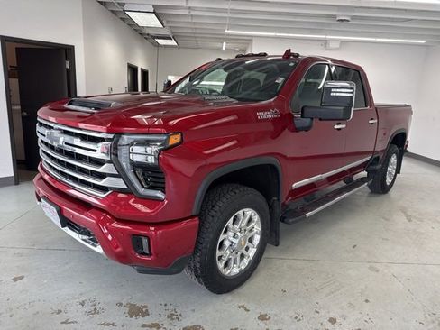 Used 2024 Chevrolet Silverado 3500 High Country w/ Technology Package AWD/4WD image 3