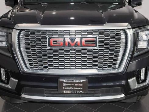 Used 2023 GMC Yukon XL Denali image 8