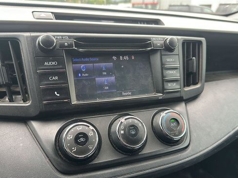 Used 2018 Toyota RAV4 LE w/ All Weather Liner Package AWD/4WD image 18