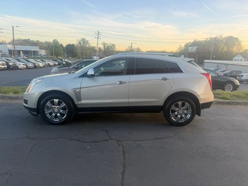 Used 2016 Cadillac SRX Luxury w/ Driver Awareness Package FWD image 4