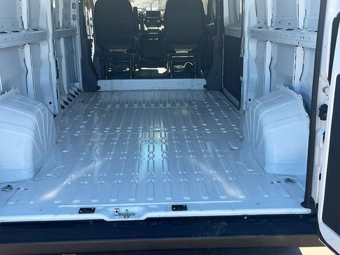 Used 2024 RAM ProMaster 2500 w/ Convenience Group FWD image 24
