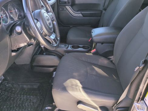 Used 2017 Jeep Wrangler Unlimited Sport image 22