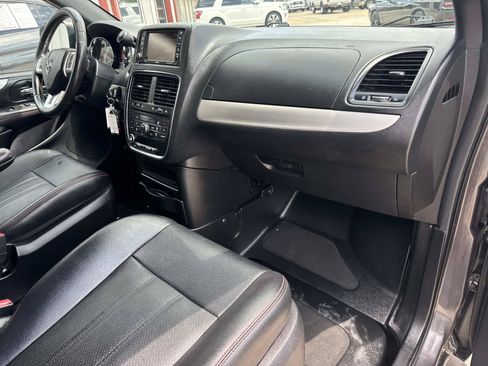Used 2016 Dodge Grand Caravan R/T w/ Safety Sphere Group FWD image 15