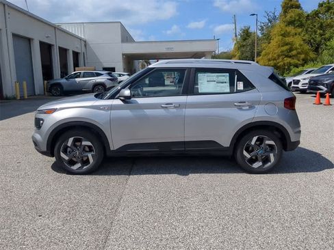 New 2026 Hyundai Venue SEL image 3