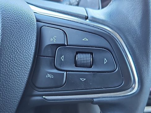 Used 2023 Buick Envision Avenir image 18