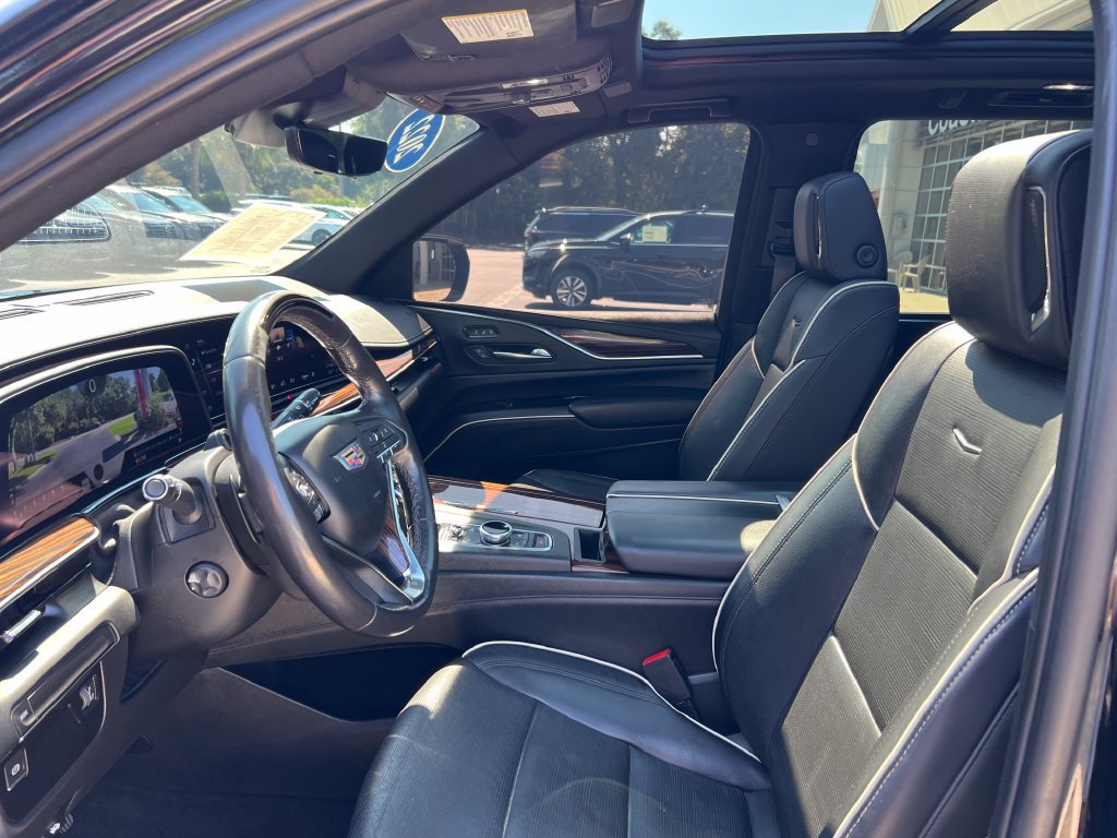 Used 2022 Cadillac Escalade ESV Premium Luxury RWD image 9