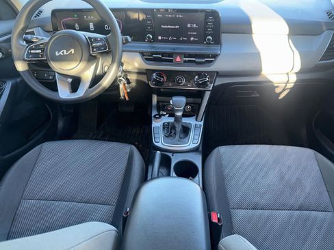 Used 2024 Kia Seltos LX image 12