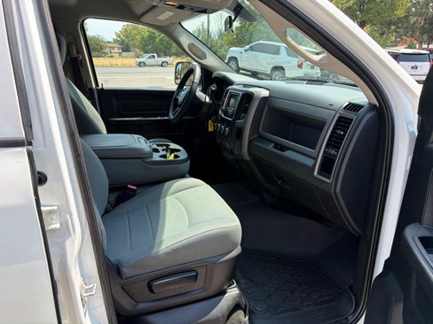 Used 2017 RAM 3500 Tradesman w/ Chrome Appearance Group AWD/4WD image 7