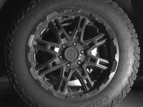 Used 2020 Chevrolet Silverado 1500 LT w/ Texas Edition AWD/4WD image 9