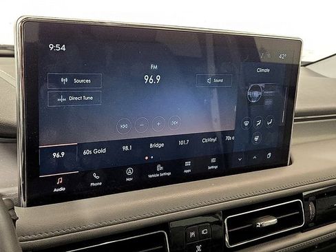 Certified 2022 Lincoln Nautilus Reserve w/ Luxury Package image 18