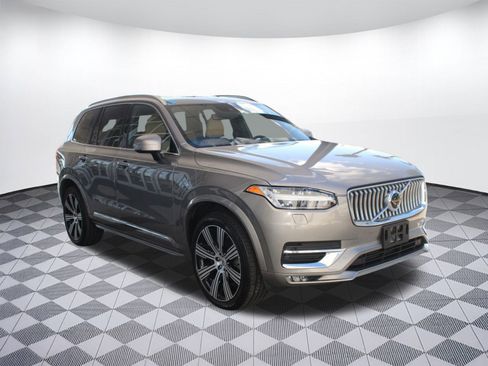 Used 2021 Volvo XC90 T6 Inscription w/ Lounge Package image 7