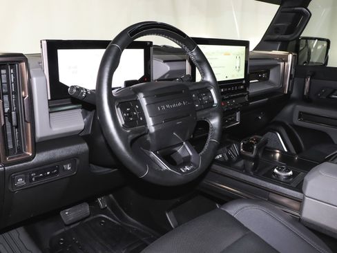 Used 2024 GMC Hummer EV 3X image 17