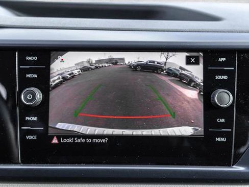 Used 2022 Volkswagen Taos SE image 15