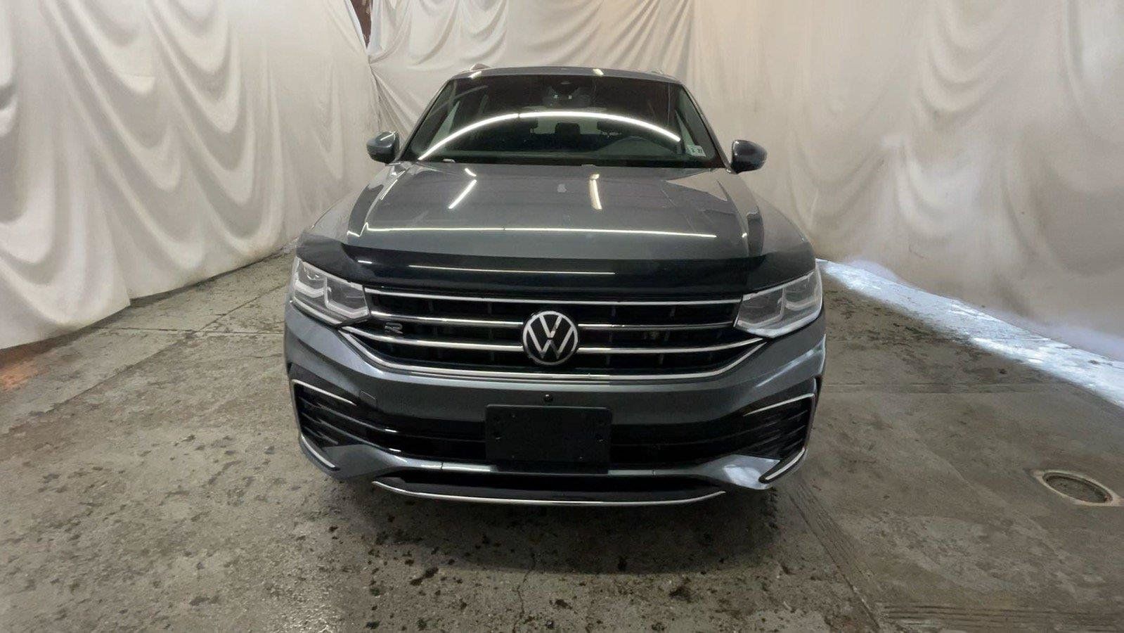Used 2022 Volkswagen Tiguan SEL R-Line AWD/4WD image 15