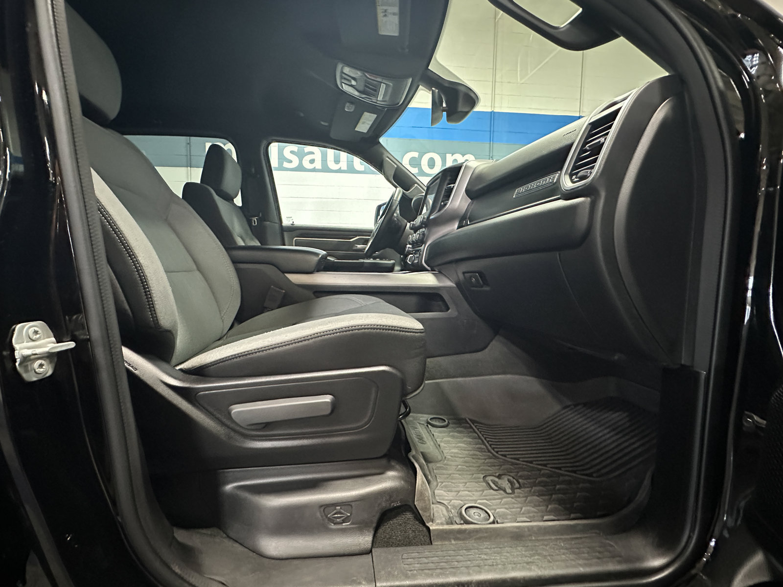 Used 2023 RAM 1500 Big Horn AWD/4WD image 22
