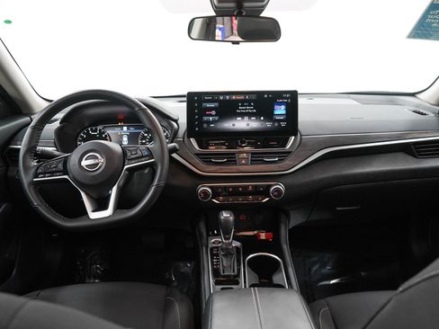 Used 2023 Nissan Altima 2.5 SV w/ SV Premium Package AWD/4WD image 14
