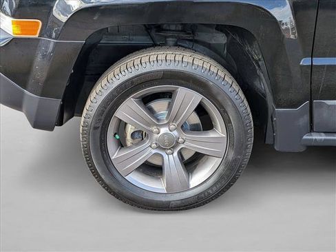 Used 2017 Jeep Patriot Sport image 9
