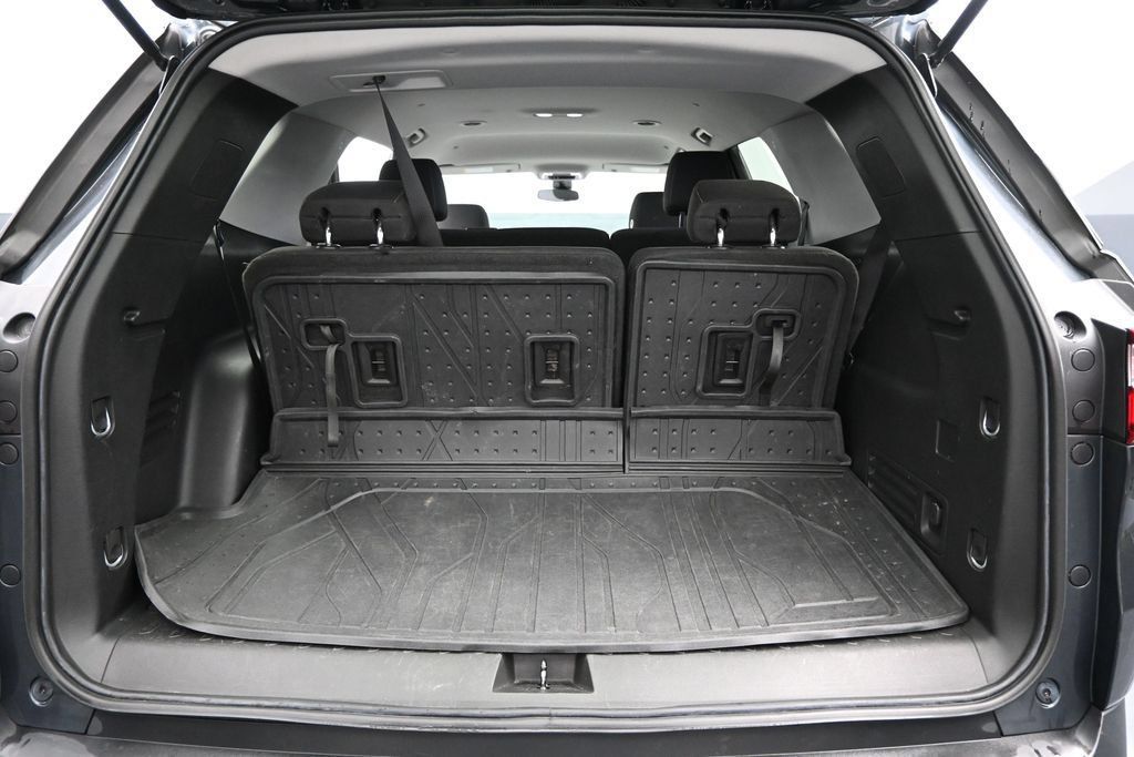 Used 2020 Chevrolet Traverse LT w/ LPO, Floor Liner Package FWD image 24