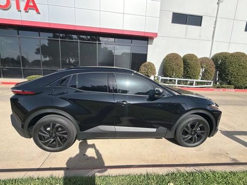 Used 2026 Toyota C-HR AWD/4WD image 3