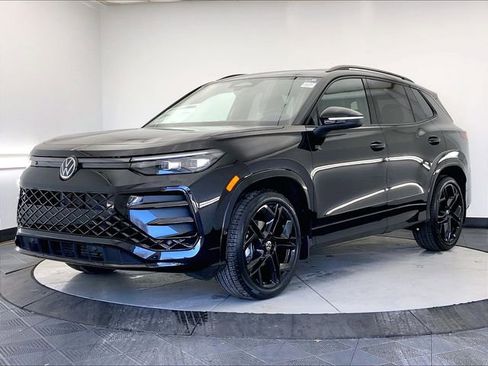 New 2026 Volkswagen Tiguan SE R-Line image 2