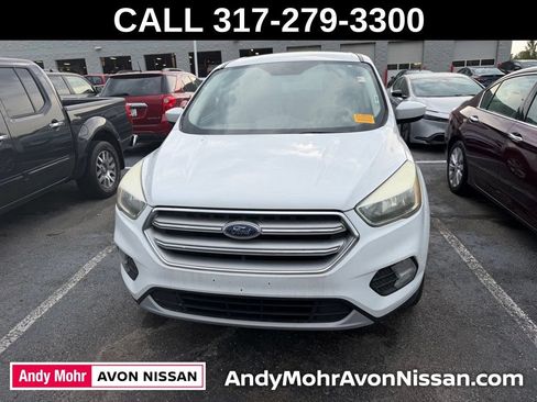 Used 2017 Ford Escape SE AWD/4WD image 2