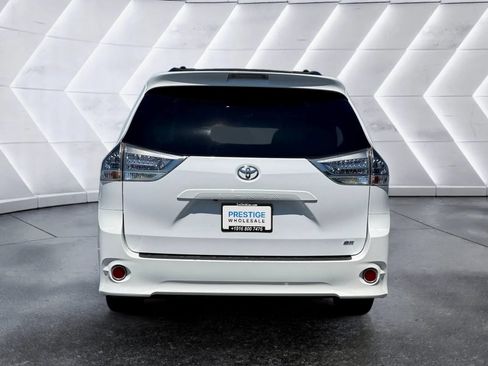 Used 2012 Toyota Sienna SE FWD image 7