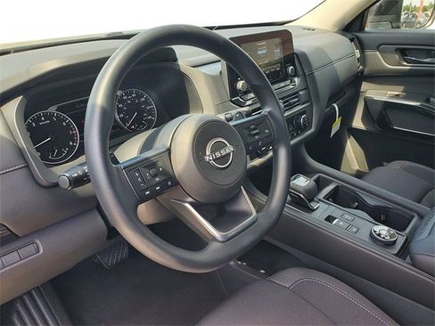 New 2025 Nissan Pathfinder S image 23
