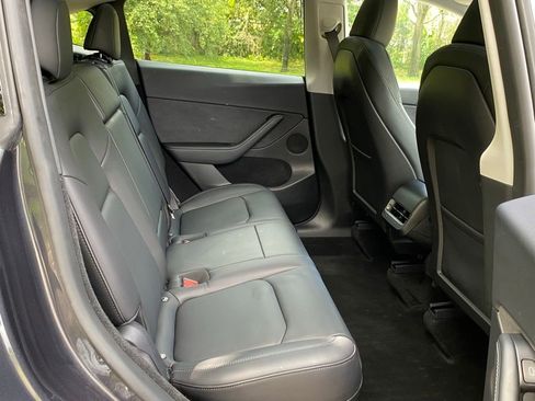Used 2024 Tesla Model Y Long Range AWD/4WD image 20