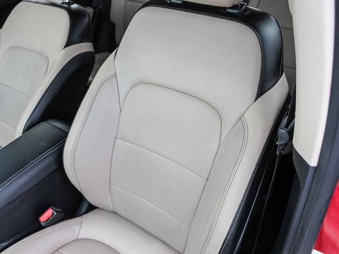 Used 2020 Ford Escape Titanium image 21