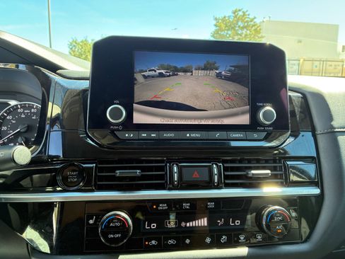 Used 2025 Nissan Pathfinder SV AWD/4WD image 19