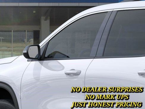 New 2026 Chevrolet Traverse LT FWD image 12