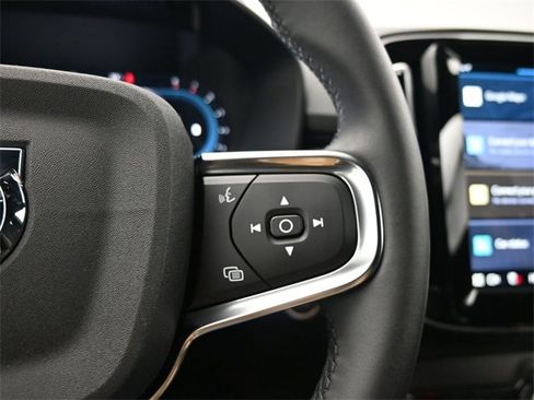 Used 2023 Volvo XC40 B5 Plus w/ Protection Package Premier image 22