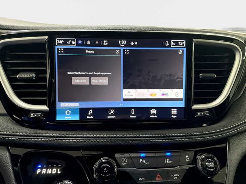 New 2026 Chrysler Pacifica Select FWD image 18