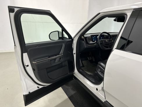 Used 2022 Rivian R1T Launch Edition AWD/4WD image 16