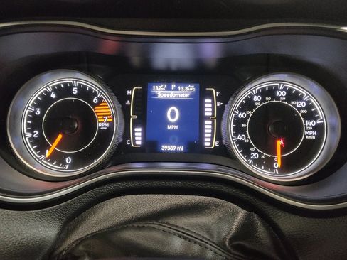 Used 2021 Jeep Cherokee Latitude Plus image 23