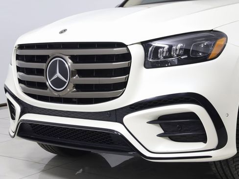 Used 2024 Mercedes-Benz GLS 580 4MATIC image 68