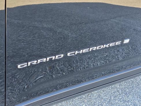 New 2025 Jeep Grand Cherokee Laredo X w/ Luxury Tech Group I RWD image 31